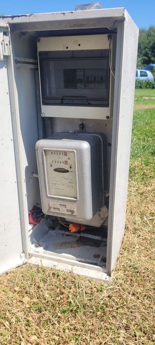 Skrzynka elektryczna budowlana