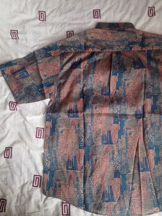 Продаю  новую  рубашку .