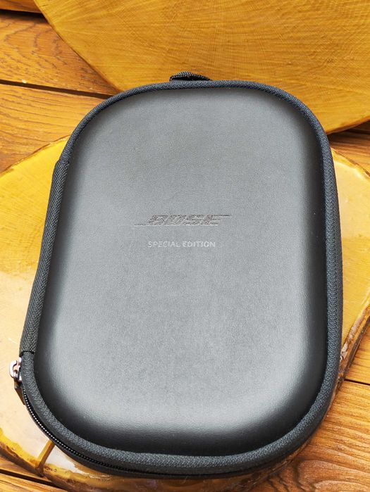 Sztywne etui transportowe pokrowiec  Bose do słuchawek QC 25 35 45