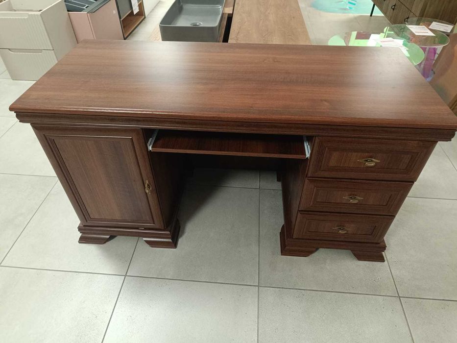 Kora KB - biurko poekspozycyjne