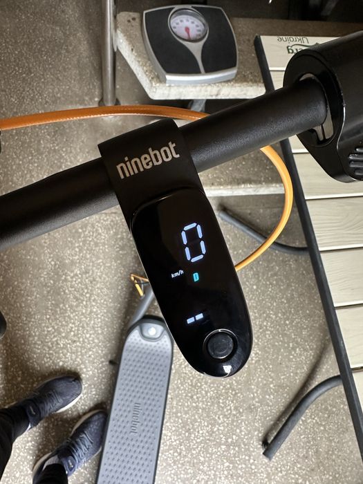 Електросамокат Ninebot KickScooter F30