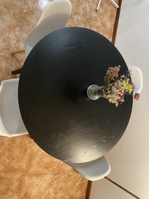 Mesa de Jantar com cadeiras