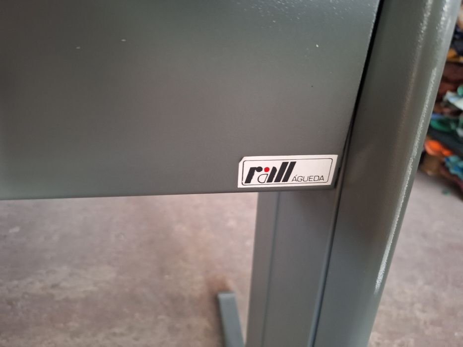 Secretária de Escritório Rall