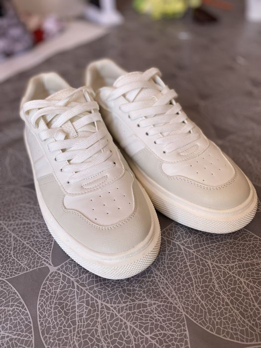 Tenis branco-tamanho 41