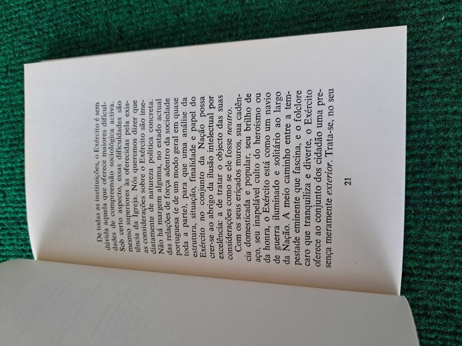 Os Militares e o Poder - Eduardo Lourenço