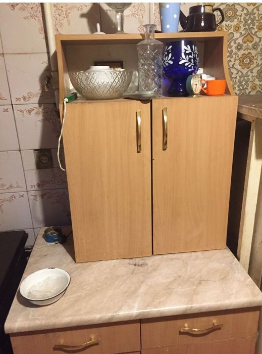 Продам кухонну шафу. Самовивіз.