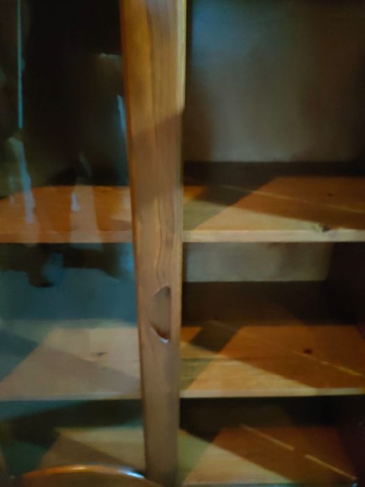 Vitrine em pinho maciço432574205149194247