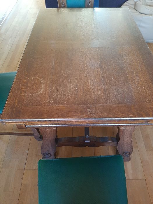 Piekny Stylowy Stół z Krzesłami