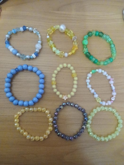Браслети з намистини,резинок.Ручна робота