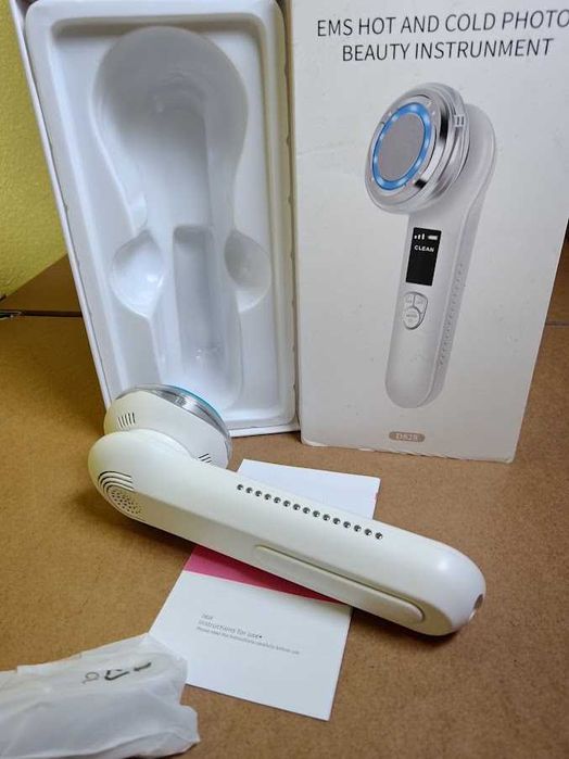 Aparelho de Limpeza e Massagem Facial EMS Hot & Cold D828 – Novo