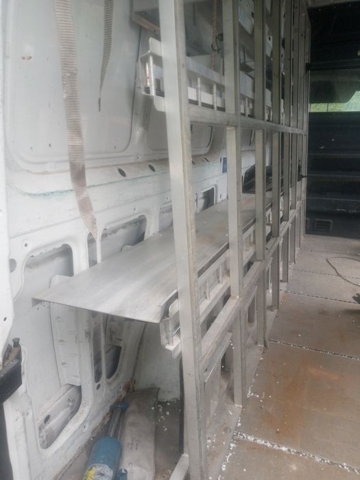 Stojak  aluminiowy na szyby/okna do busa