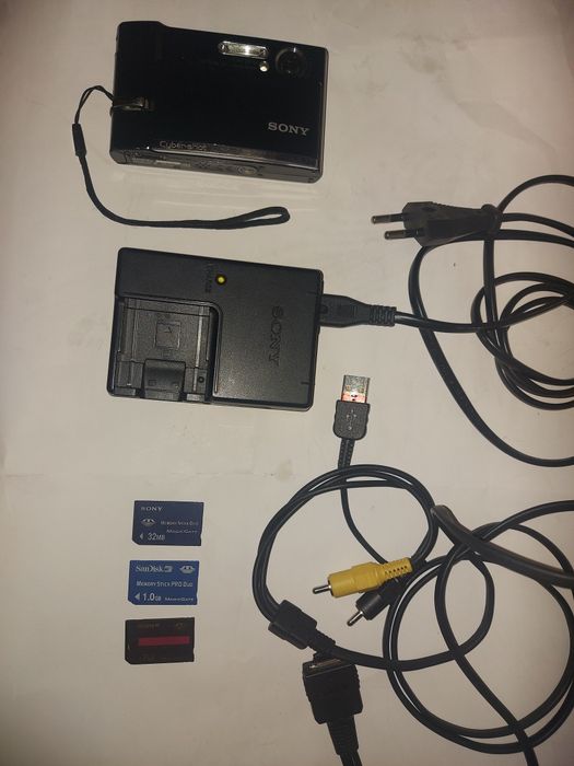 Sony Cyber-Shot DSC-T30 цифровий компактний фотоапарат мильниця