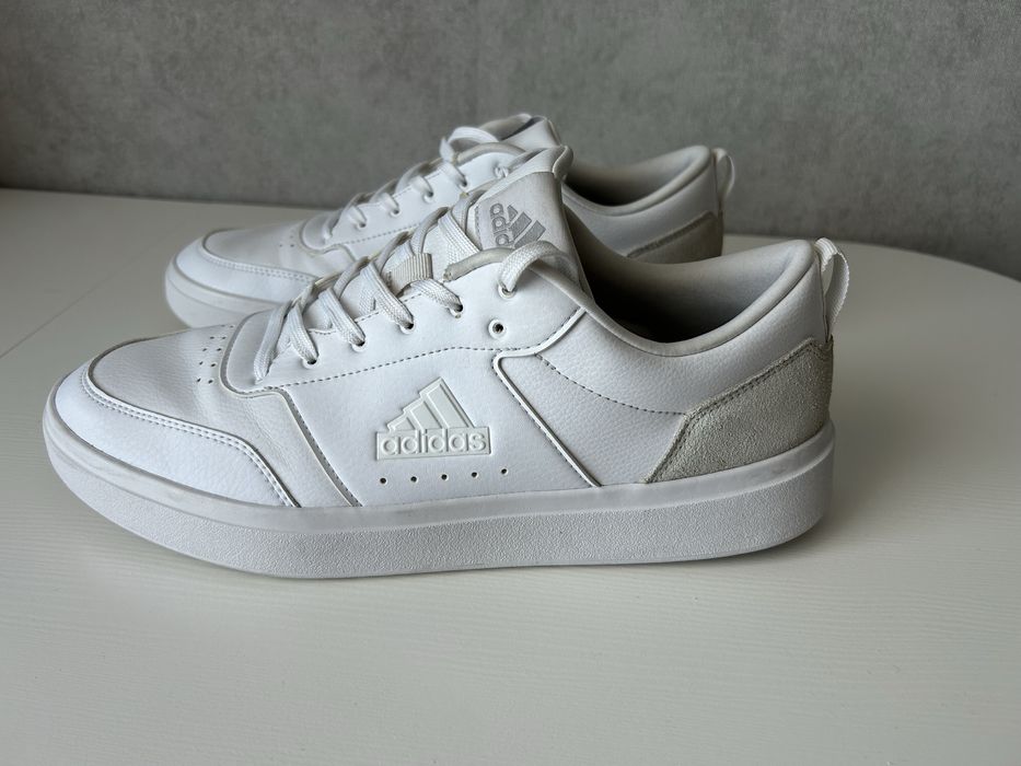 Продам кросівки adidas 46