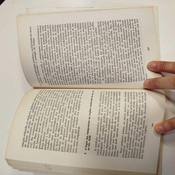 Senhorio e Feudalidade na Idade Média - Guy Fourquin