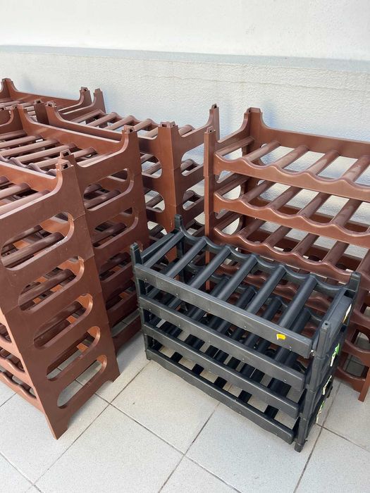 Suporte/Prateleiras para garrafas