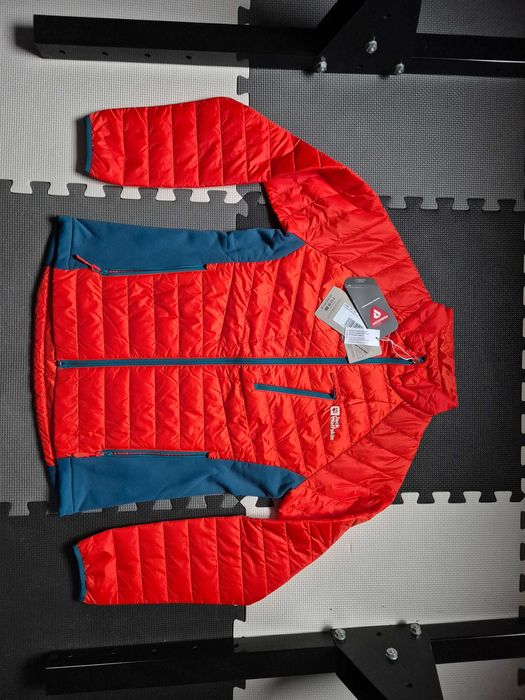 Nowa turystyczna kurtka hybrydowa ocieplana Primaloft Jack Wolfskin