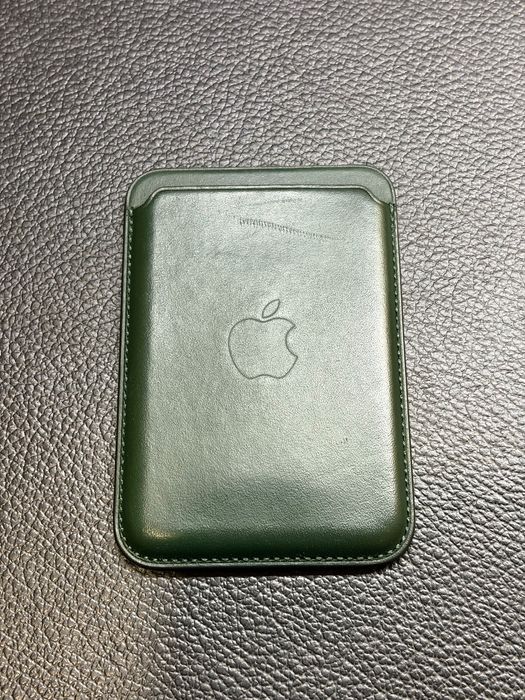iPhone Leather Wallet з MagSafe, колір Sequoia Green, оригінал