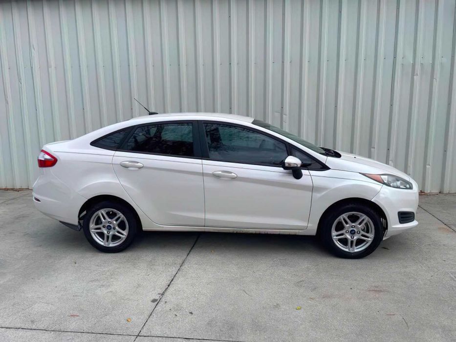Ford Fiesta SE      2018