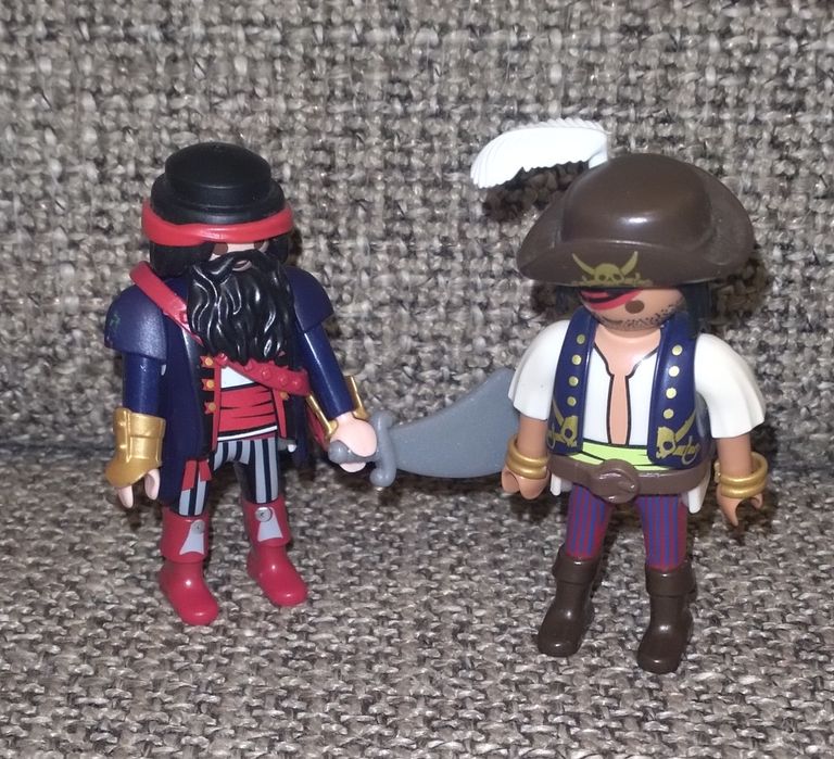 2 Playmobil pirata