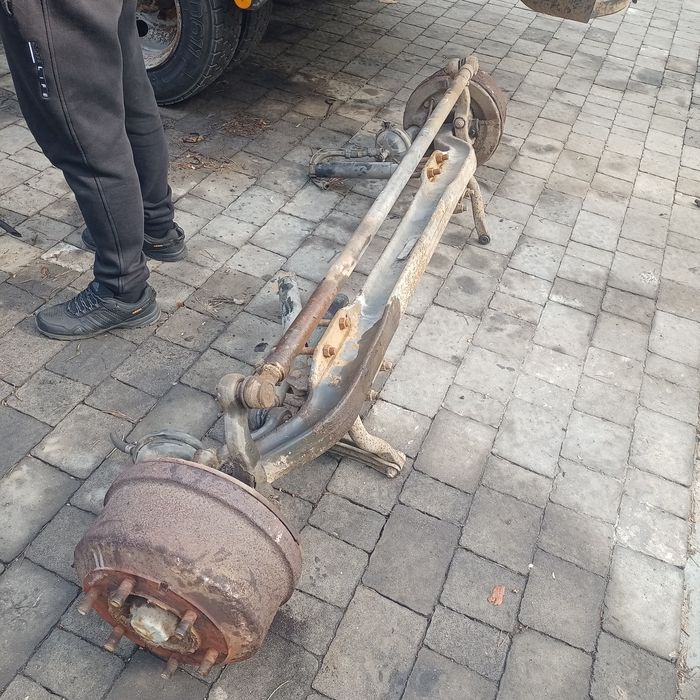 Балка на mercedes 814