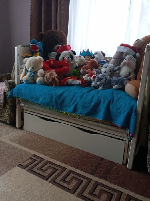 Дитяче ліжко на шарнірах