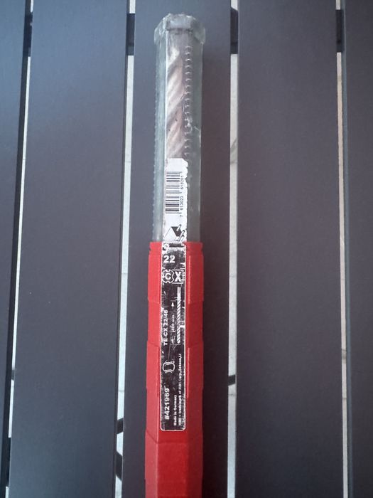 Broca HILTI TE-CX usada para betão e pedra
