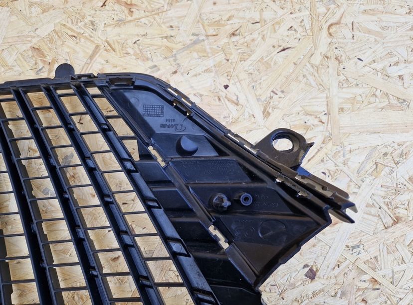 Решітка радіатора PEUGEOT 2008 II РЕСТАЙЛІНГ 9852657680