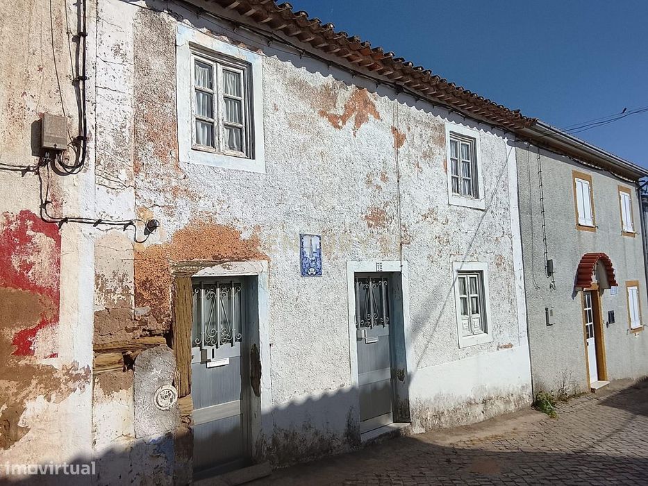 Investment Opportunity! T3 House for Renovation in Retaxo, Castelo Branco