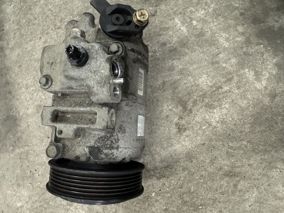 Компресор кондиціонера  VW AG 6Q0 820 803J