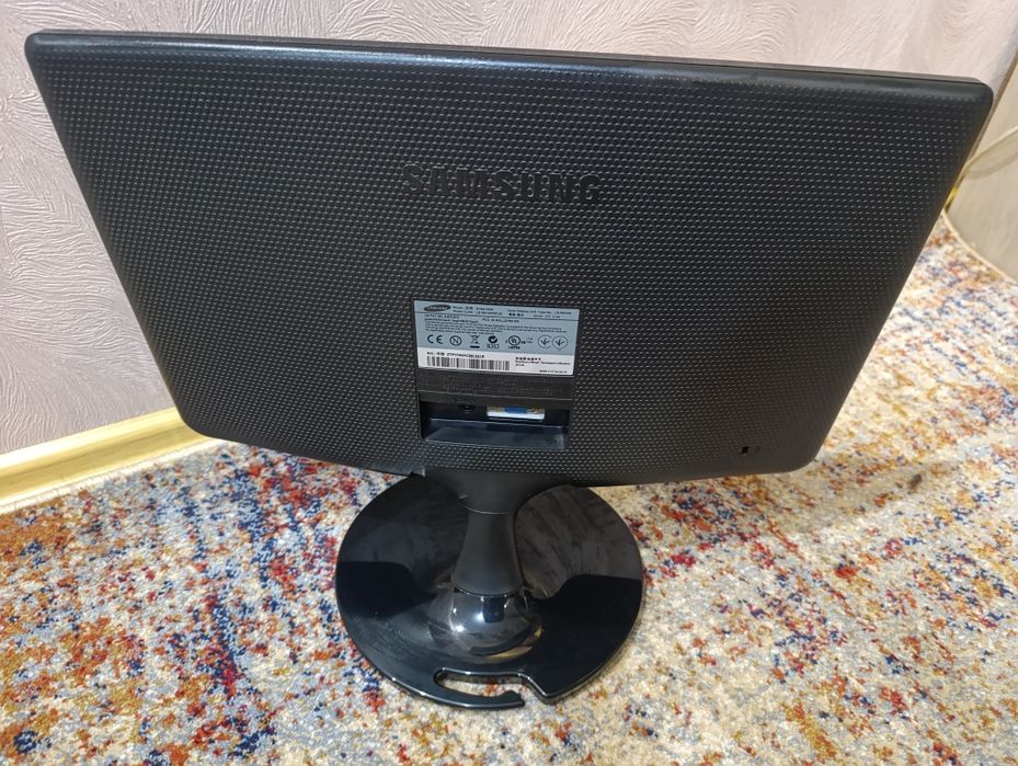Монітор Samsung singmaster SA 100 ( модель  S19A100N )