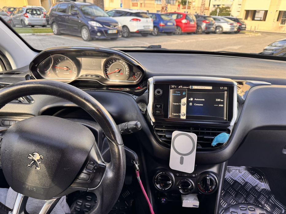 Peugeot 208 Active 1.4 Diesel – Ano 2014