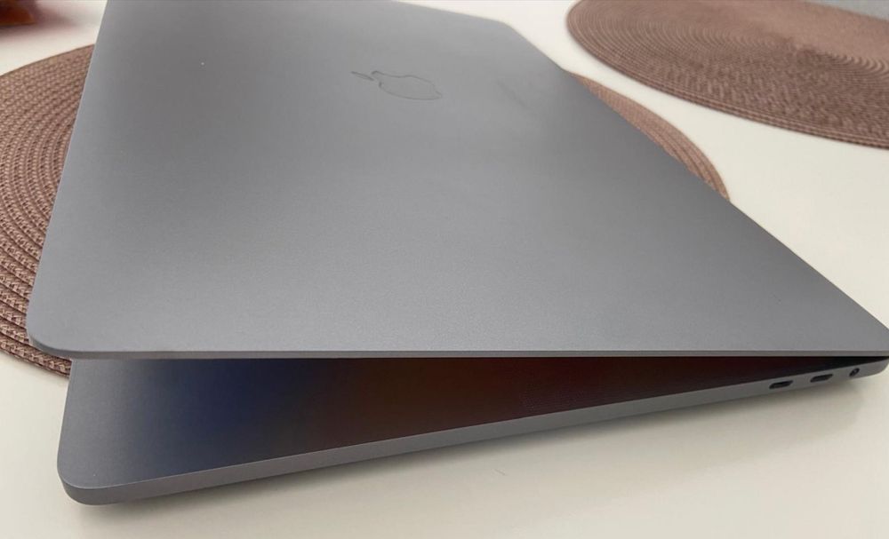 MacBook Pro 16" 2019, Core i9, 16 GB RAM, 1 TB SSD64752247966082121