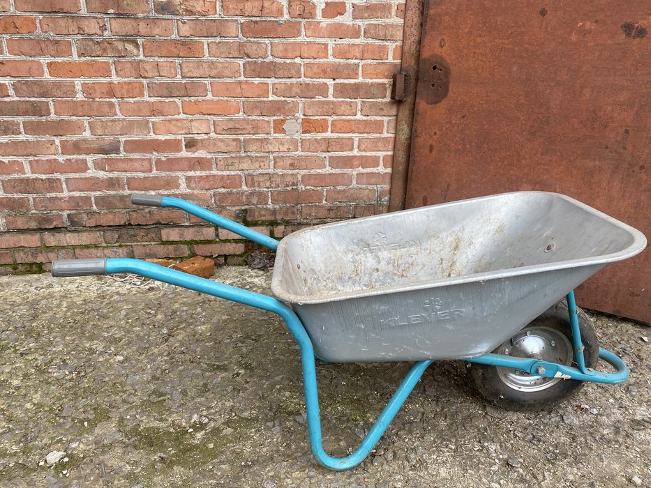 Продаю тачку садову Klever