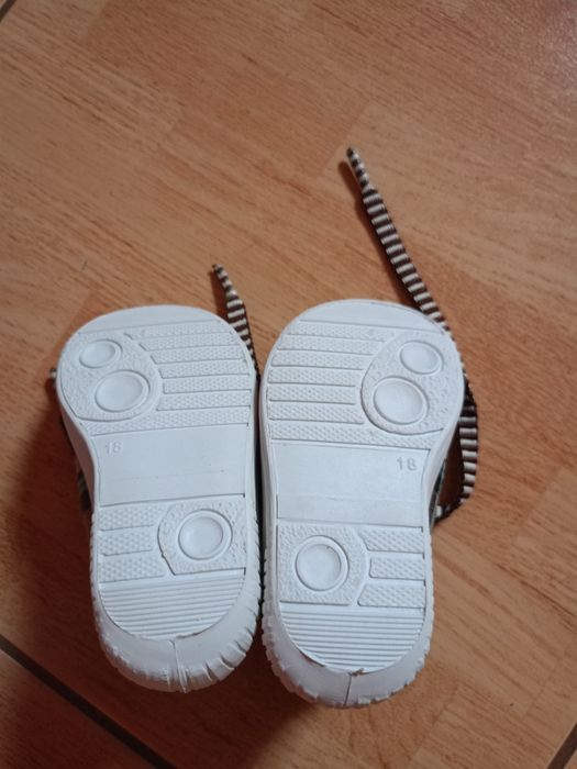 Buty niemowlęce roz 18 Befado