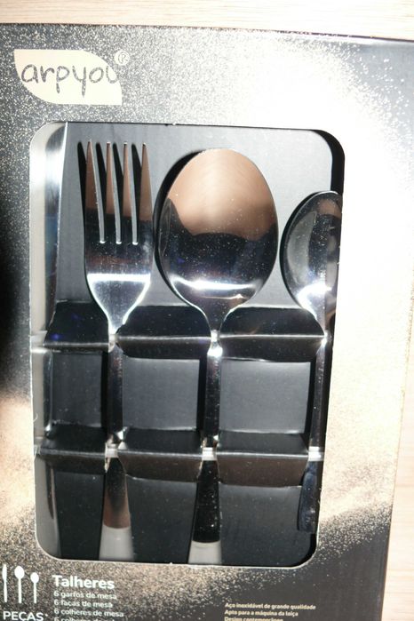 Faqueiro 24 peças - Aço inoxidável