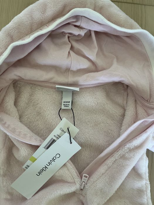Kombinezon Calvin Klein 3-6 miesiecy misiu