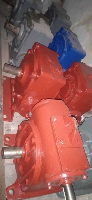 Редуктор  дровокола-електодвигун