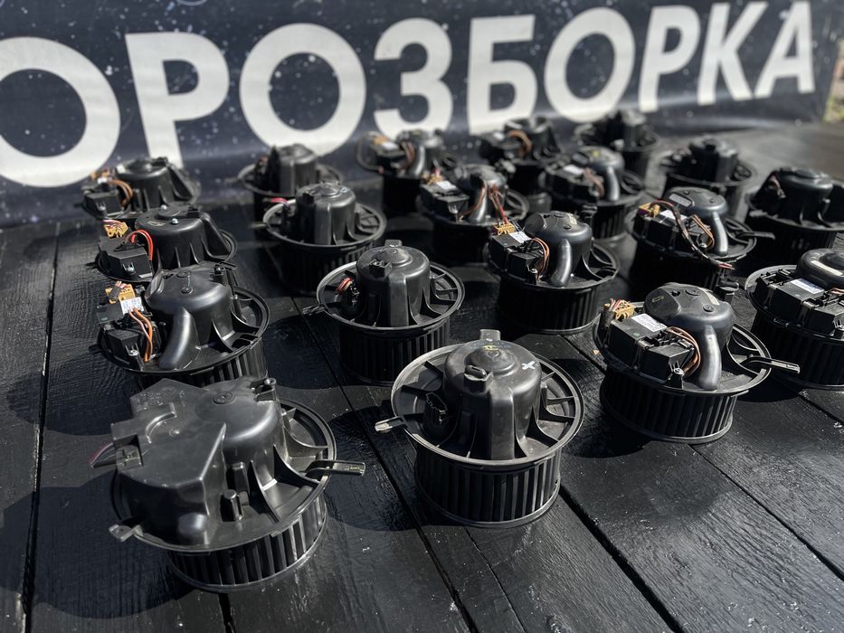 Вентилятор печки моторчик печки Пассат Б6 Б7 СС гольф Тоуран Шкода а5