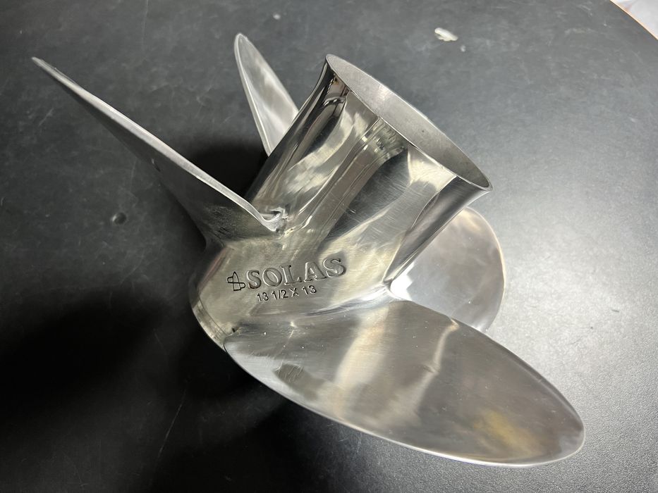 Solas Nierdzewna Śruba Napędowa 13-1/2 x 13 silnik zaburtowy yamaha