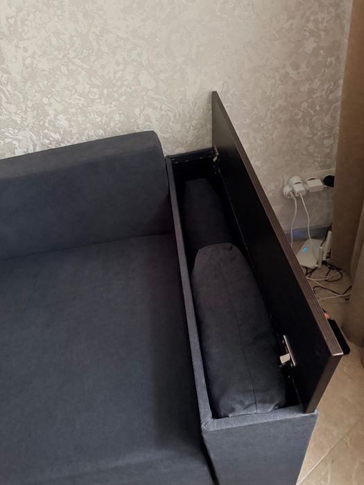 Продам диван в гарному стані