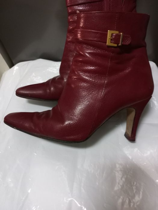 Meias botas bordeau marca Charles