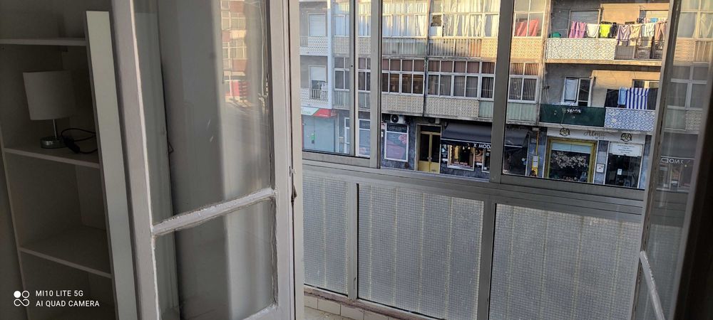 Quartos centro Lisboa. Metro Saldanha. Está disponível.