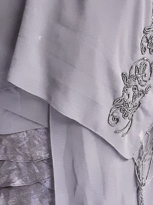 Vestido preto comprido cerimónia e charpe