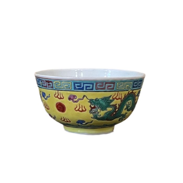 Taça Antiga em Porcelana Chinesa Famille Jaune - Dragão Imperial