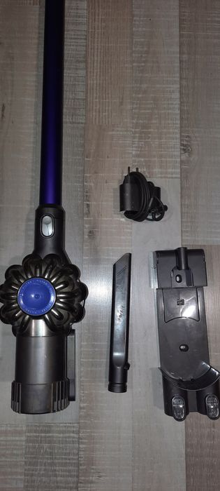 Пилесос акумуляторний Dyson DC 62/ V6 Slim.