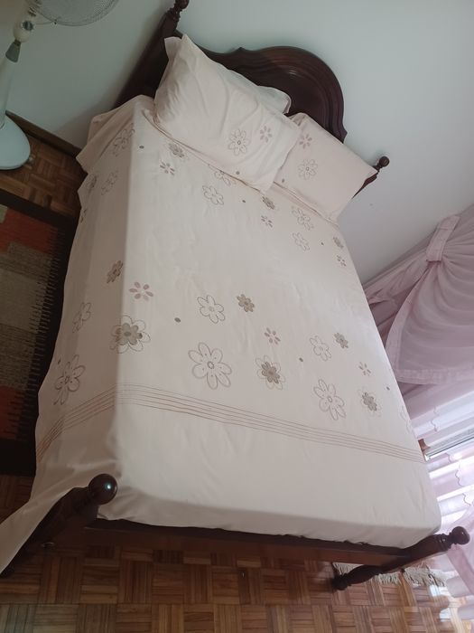 Cama casal madeira 2.00 x 1.40
