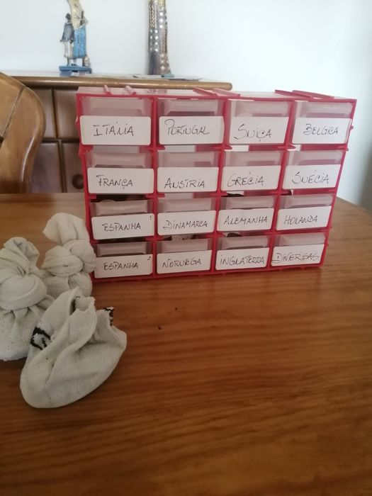 Moedas de 16 países Europa