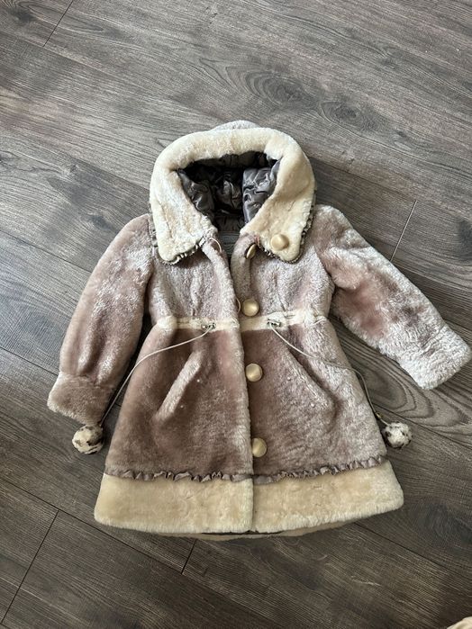 Шуба дитяча натуральна 3-4 роки