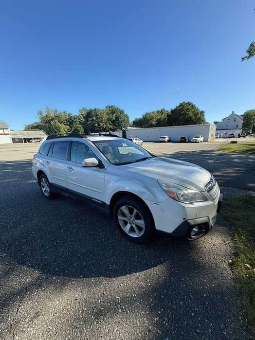 Subaru Outback Limited      2013