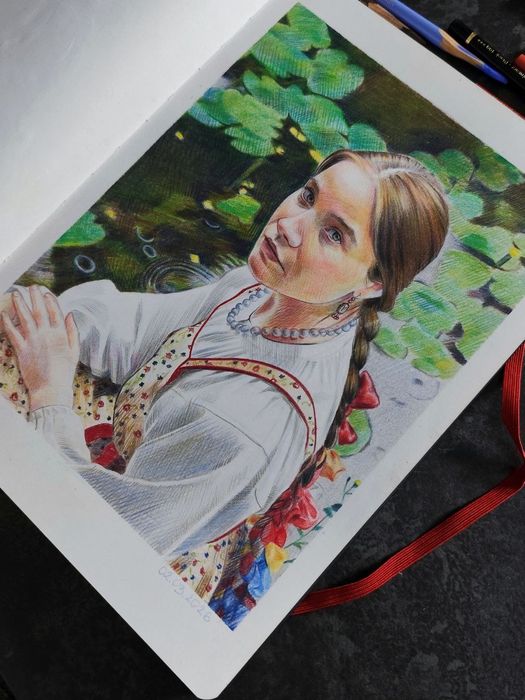Ekskluzywny portret na zamówienie – kolorowe kredki | unikalne dzieło